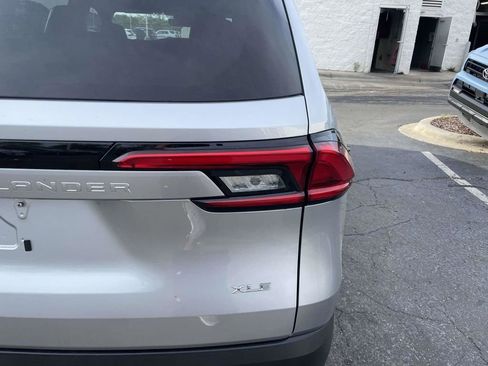 Used 2024 Toyota Grand Highlander XLE FWD image 17