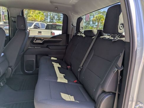 Used 2025 Chevrolet Silverado 1500 LT RWD image 13