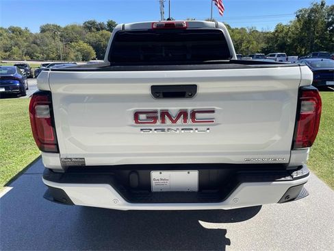 Used 2023 GMC Canyon Denali image 6