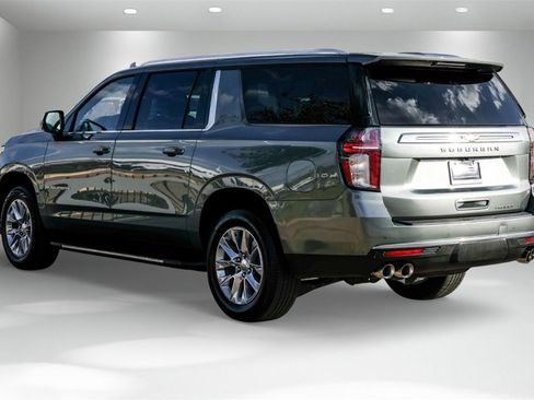Used 2023 Chevrolet Suburban Premier image 8