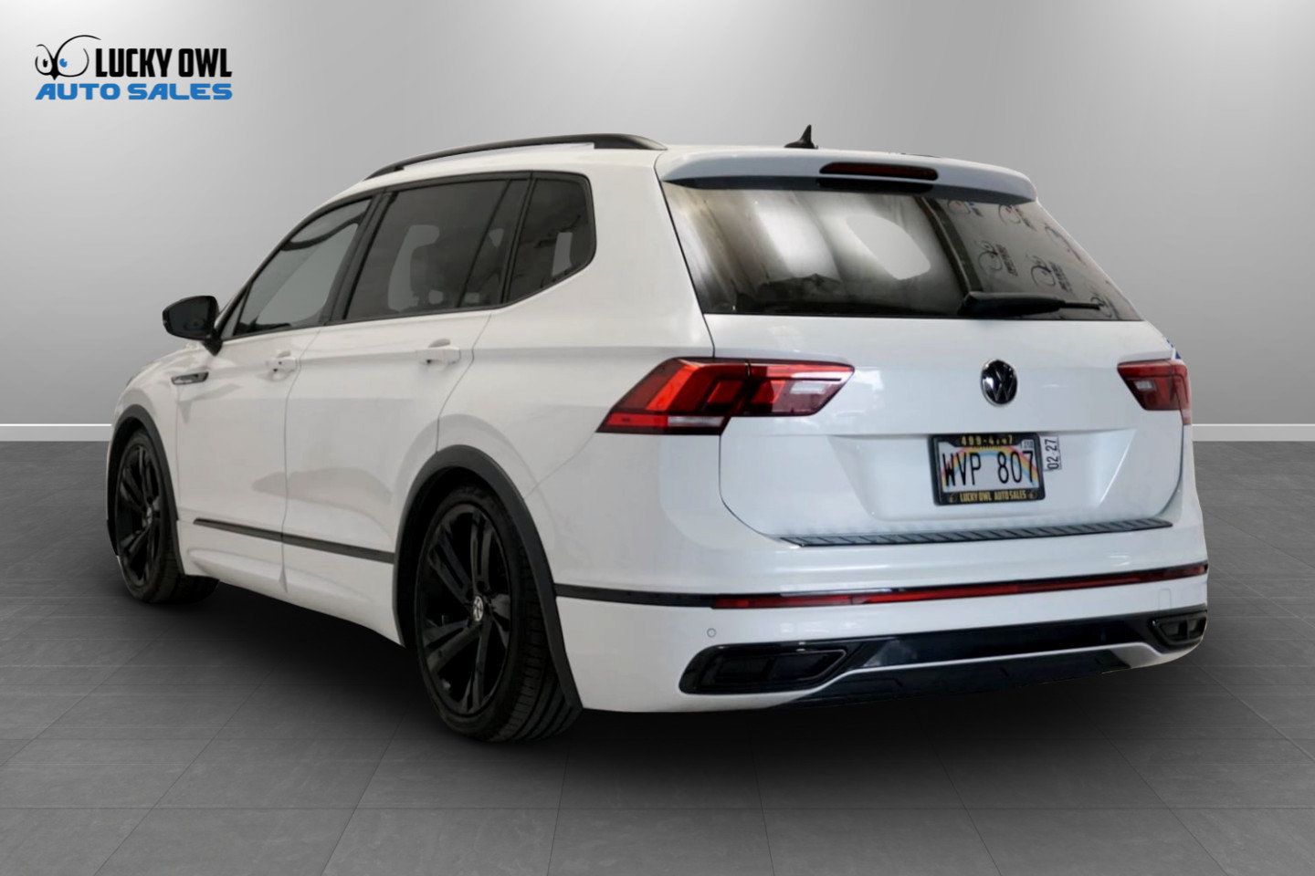 Used 2023 Volkswagen Tiguan SE R-Line FWD image 6