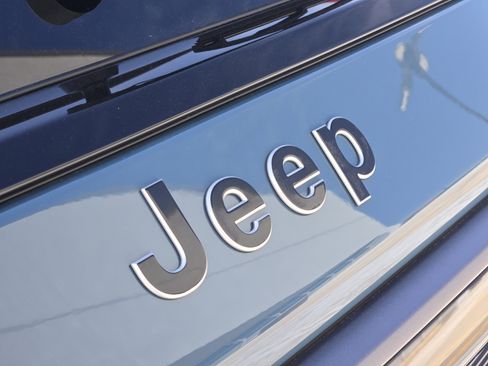 New 2026 Jeep Grand Wagoneer Limited AWD/4WD image 7