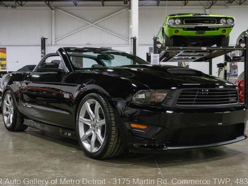 Used 2011 Ford Mustang GT Premium w/ Comfort Pkg RWD image 11