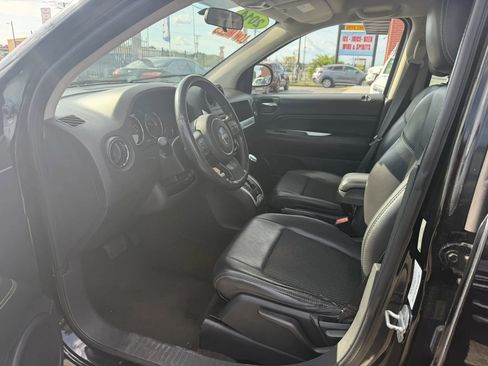 Used 2014 Jeep Compass Latitude FWD image 10