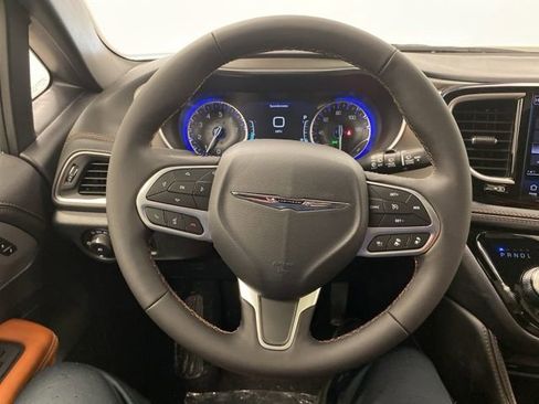 New 2026 Chrysler Pacifica Pinnacle image 19