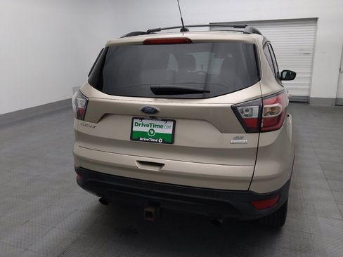 Used 2017 Ford Escape SE w/ SE Sport Appearance Package image 7