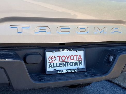 Used 2022 Toyota Tacoma SR RWD image 10