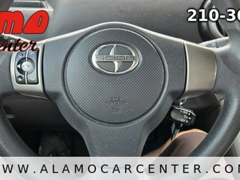 Used 2014 Scion xB FWD image 33