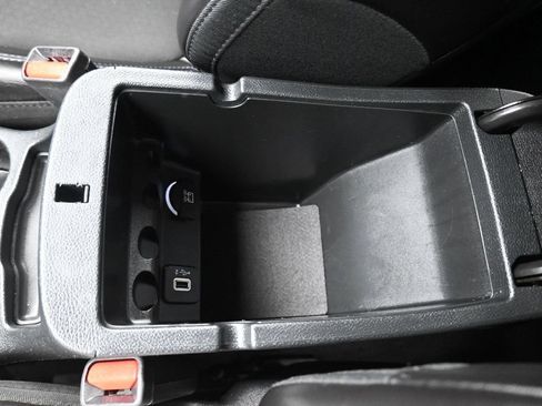 Used 2019 Jeep Cherokee Latitude Plus w/ Cold Weather Group AWD/4WD image 25