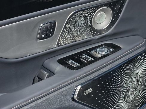 New 2026 Lincoln Nautilus Reserve image 22