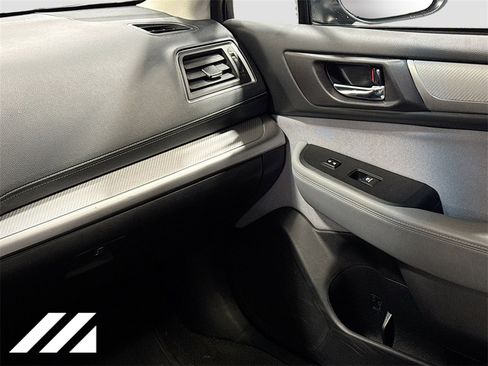 Used 2019 Subaru Outback 2.5i Premium image 25