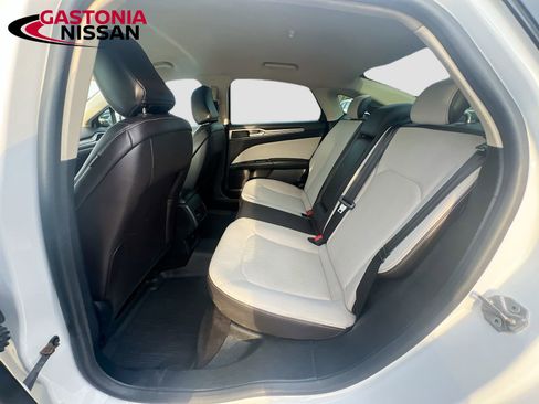 Used 2020 Ford Fusion SE w/ Equipment Group 151A image 32