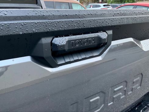 Used 2022 Toyota Tundra SR5 w/ SR5 Premium Package image 32