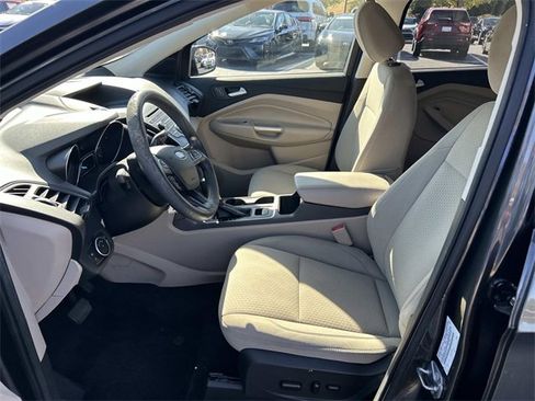 Used 2017 Ford Escape SE image 20