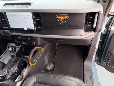 Used 2021 Ford Bronco Badlands image 16