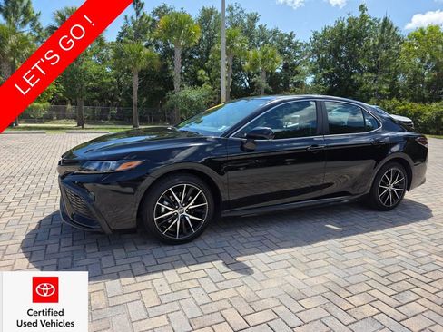 Used 2024 Toyota Camry SE FWD image 3