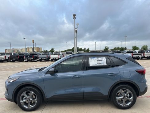 Used 2025 Ford Escape ST-Line w/ Equipment Group 301A image 6