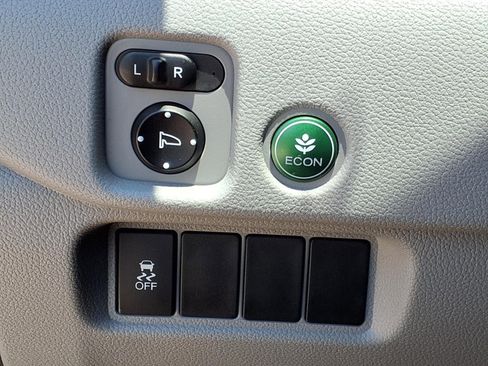 Used 2018 Honda Pilot EX image 16