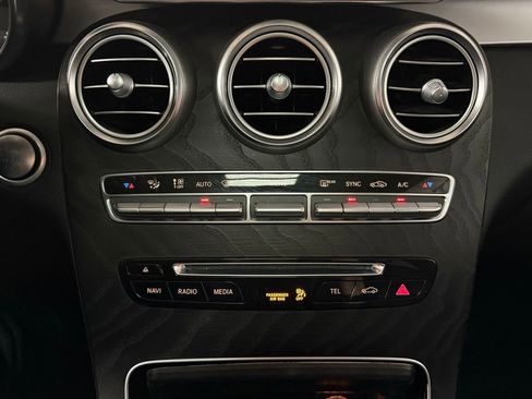 Used 2018 Mercedes-Benz GLC 300 4MATIC image 14