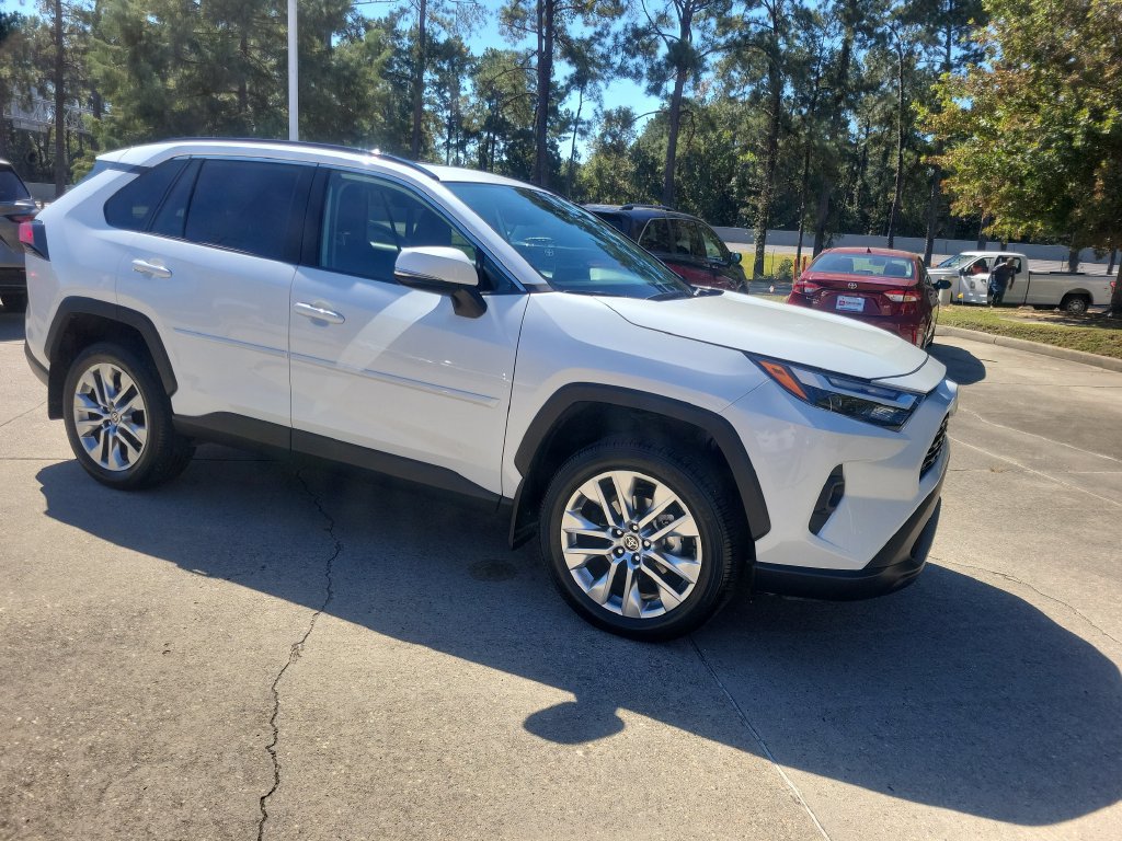 Used 2024 Toyota RAV4 XLE Premium FWD image 10