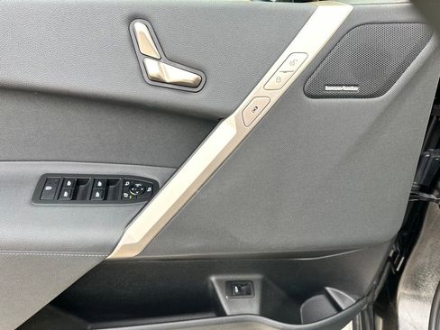 Used 2024 BMW iX xDrive50 image 18