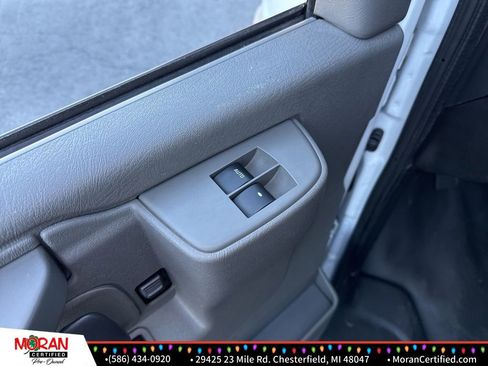 Used 2018 Chevrolet Express 2500 w/ Driver Convenience Package image 11