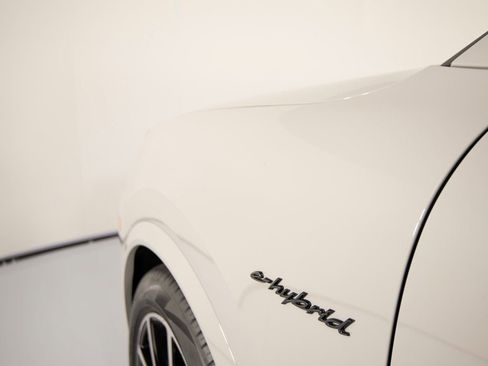 New 2026 Porsche Cayenne S image 39