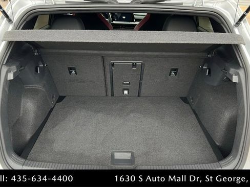 Used 2022 Volkswagen GTI SE image 22