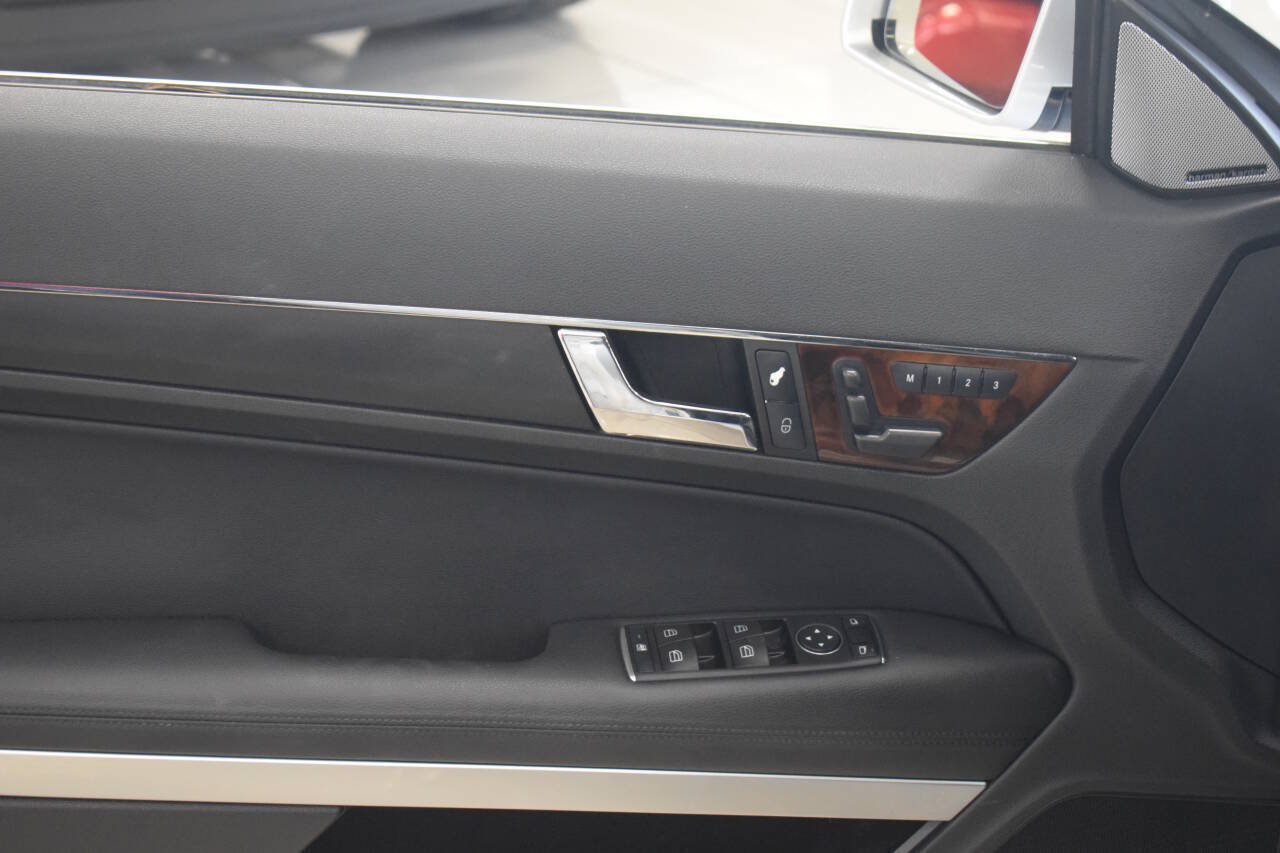Used 2011 Mercedes-Benz E 550 Coupe image 22