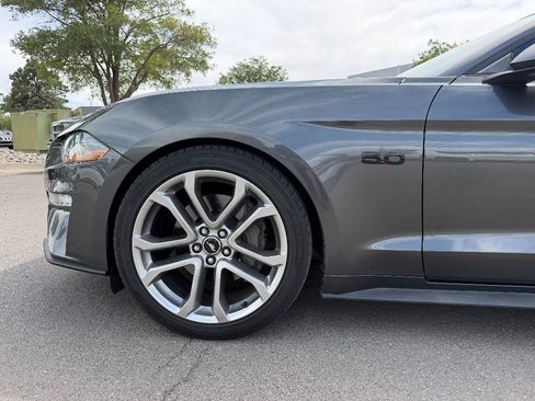 Used 2018 Ford Mustang GT Premium w/ Black Accent Package RWD image 11