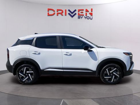 New 2026 Nissan Kicks SV w/ SV Premium Package image 6