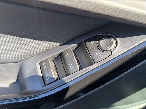 Used 2025 Chevrolet Equinox LT w/ Convenience Package II image 24