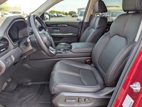 Certified 2025 Honda Pilot EX-L image 27