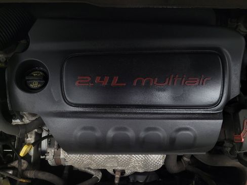 Used 2016 Jeep Renegade Latitude FWD image 30