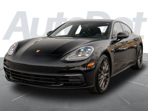 Used 2018 Porsche Panamera 4S image 5