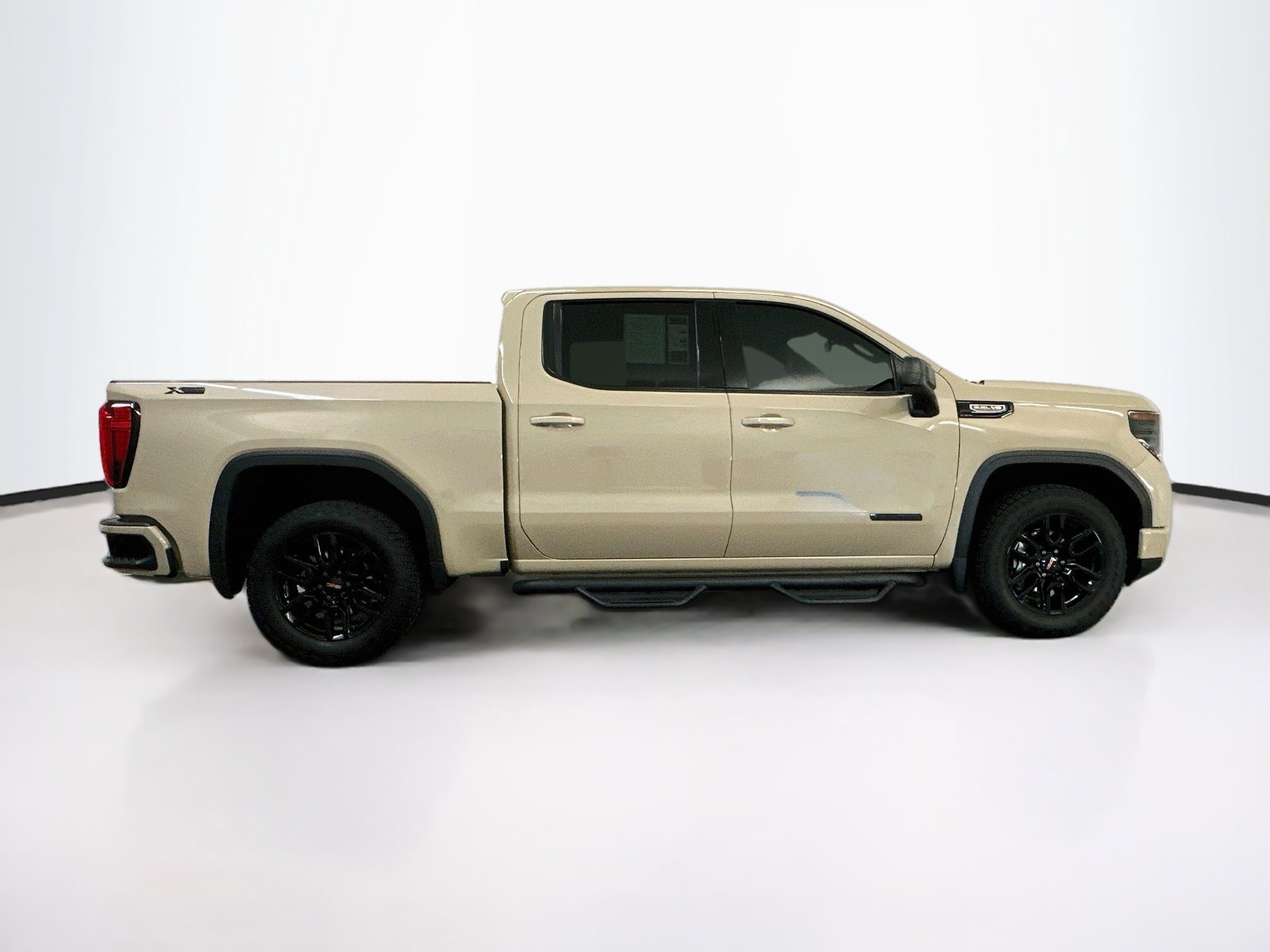 Used 2022 GMC Sierra 1500 Elevation w/ X31 Off-Road Package AWD/4WD image 10