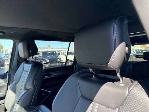 New 2025 Jeep Wagoneer Series II image 16