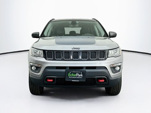 Used 2019 Jeep Compass Trailhawk AWD/4WD image 2