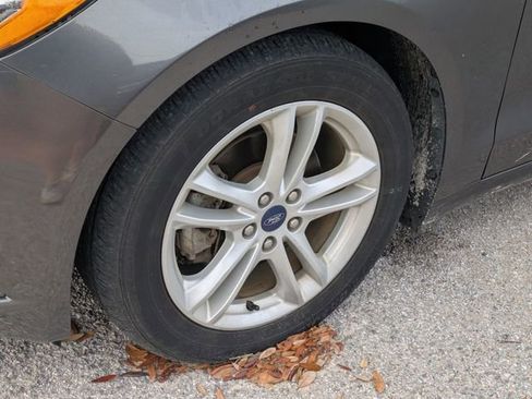 Used 2018 Ford Fusion SE image 6