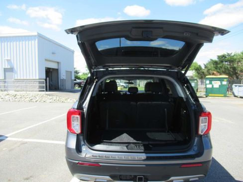 Used 2023 Ford Explorer XLT w/ Equipment Group 202A AWD/4WD image 20