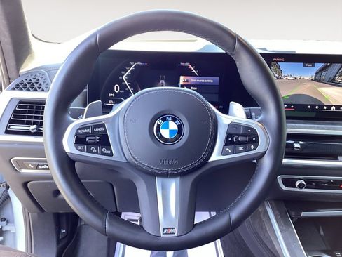 Used 2024 BMW X7 xDrive40i w/ M Sport Package AWD/4WD image 13