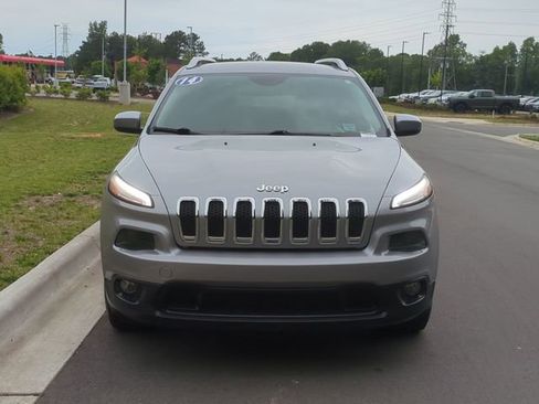 Used 2014 Jeep Cherokee Latitude FWD image 16