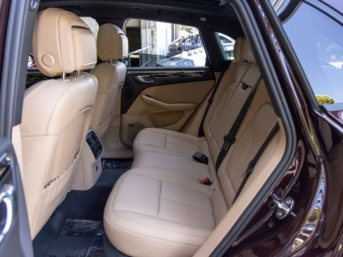 Certified 2026 Porsche Macan AWD/4WD image 45