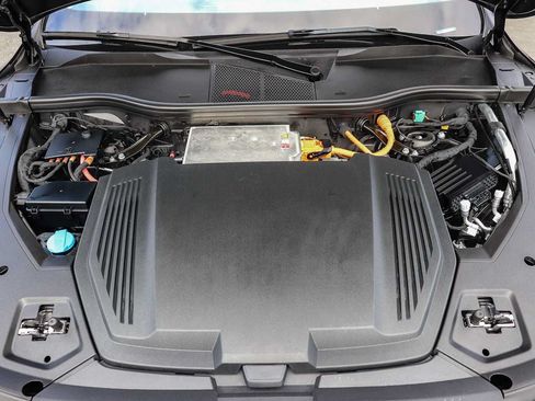 Used 2024 Audi Q8 e-tron Premium AWD/4WD image 25
