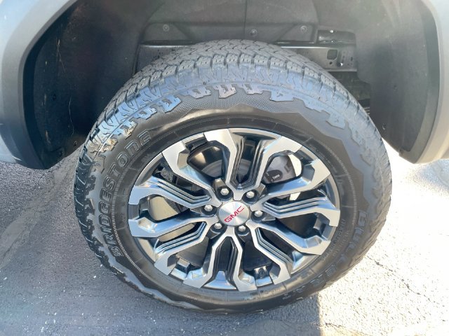 Used 2024 GMC Canyon Denali AWD/4WD image 10