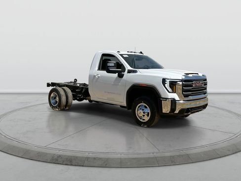 New 2026 GMC Sierra 3500 SLE w/ SLE Convenience Package RWD image 2