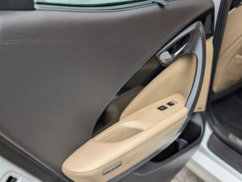 Used 2013 Hyundai Azera w/ Technology Pkg FWD image 17