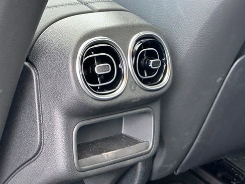 Used 2026 Mercedes-Benz GLC 300 4MATIC image 31