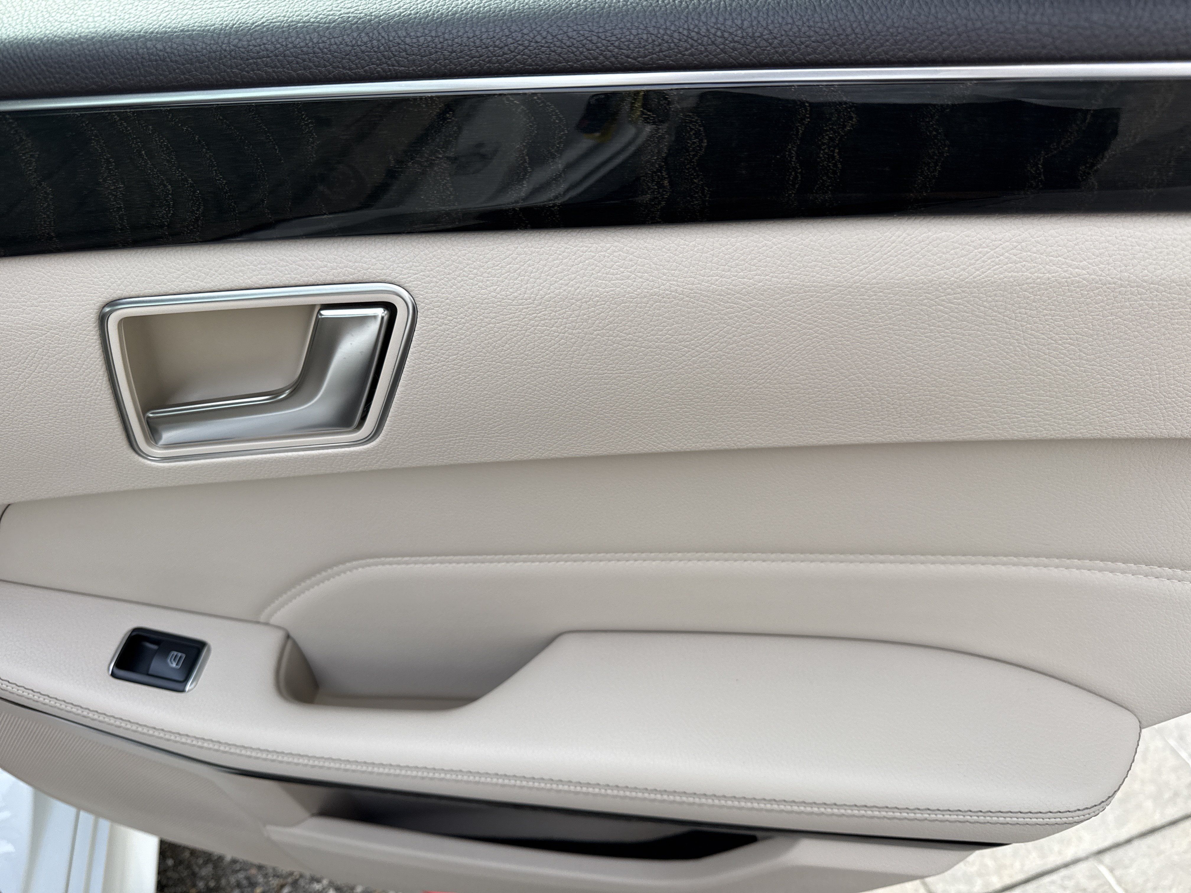 Used 2015 Mercedes-Benz E 350 Sedan image 15