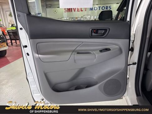 Used 2013 Toyota Tacoma 4x4 Double Cab w/ SR5 Pkg image 24